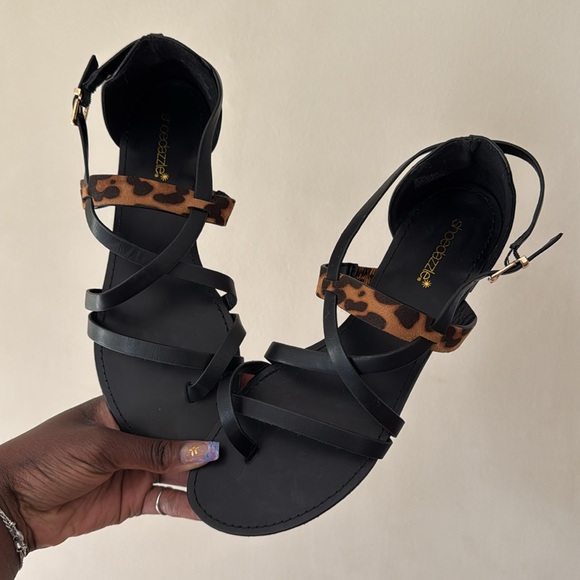 ShoeDazzle Sandals - Picture 1 of 4